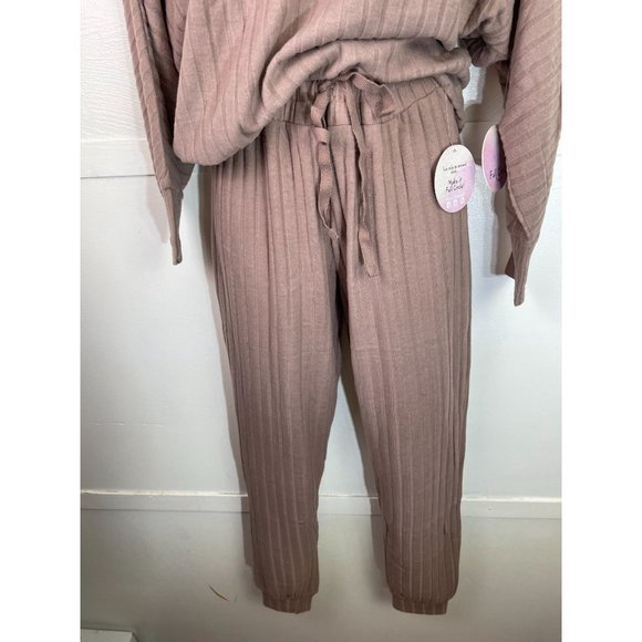 Full Circle Trends Top and Pant Suit Size Various - Picture 3 of 3